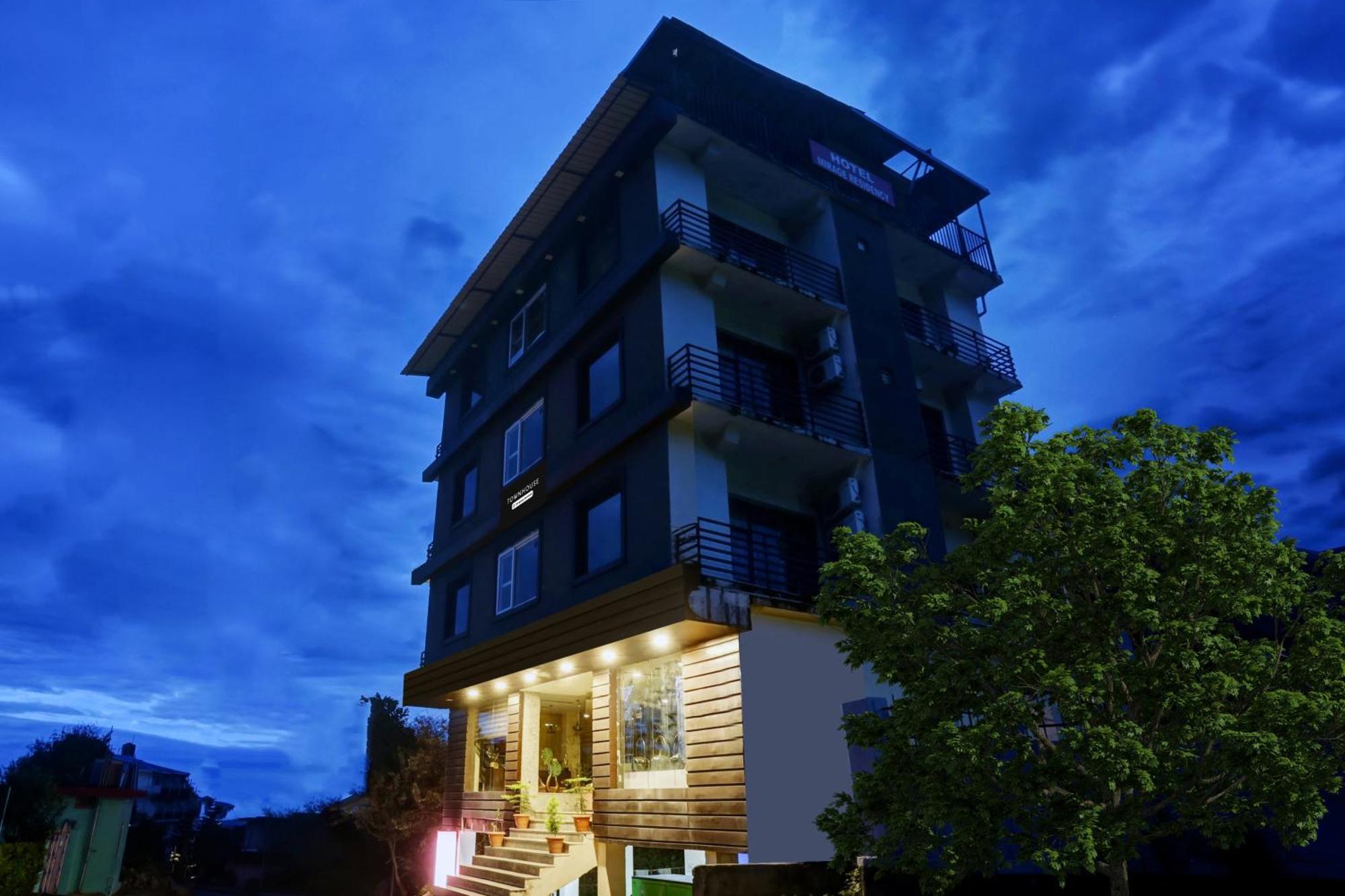 Super Townhouse Dharamshala Hotel Buitenkant foto